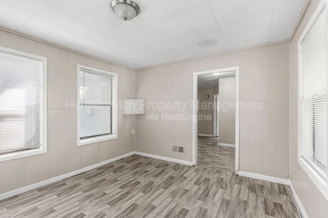 Photo - 10224 Lord Dr