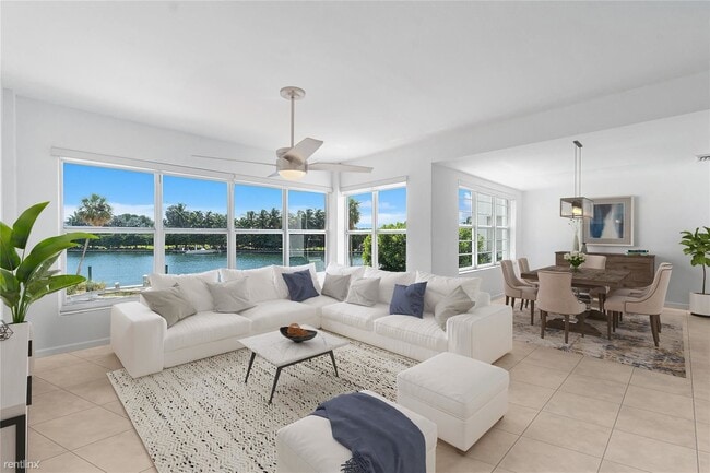 Photo - 1 br, 1.5 bath Condo - 9102 W Bay Harbor D... Unit Apt 2CW