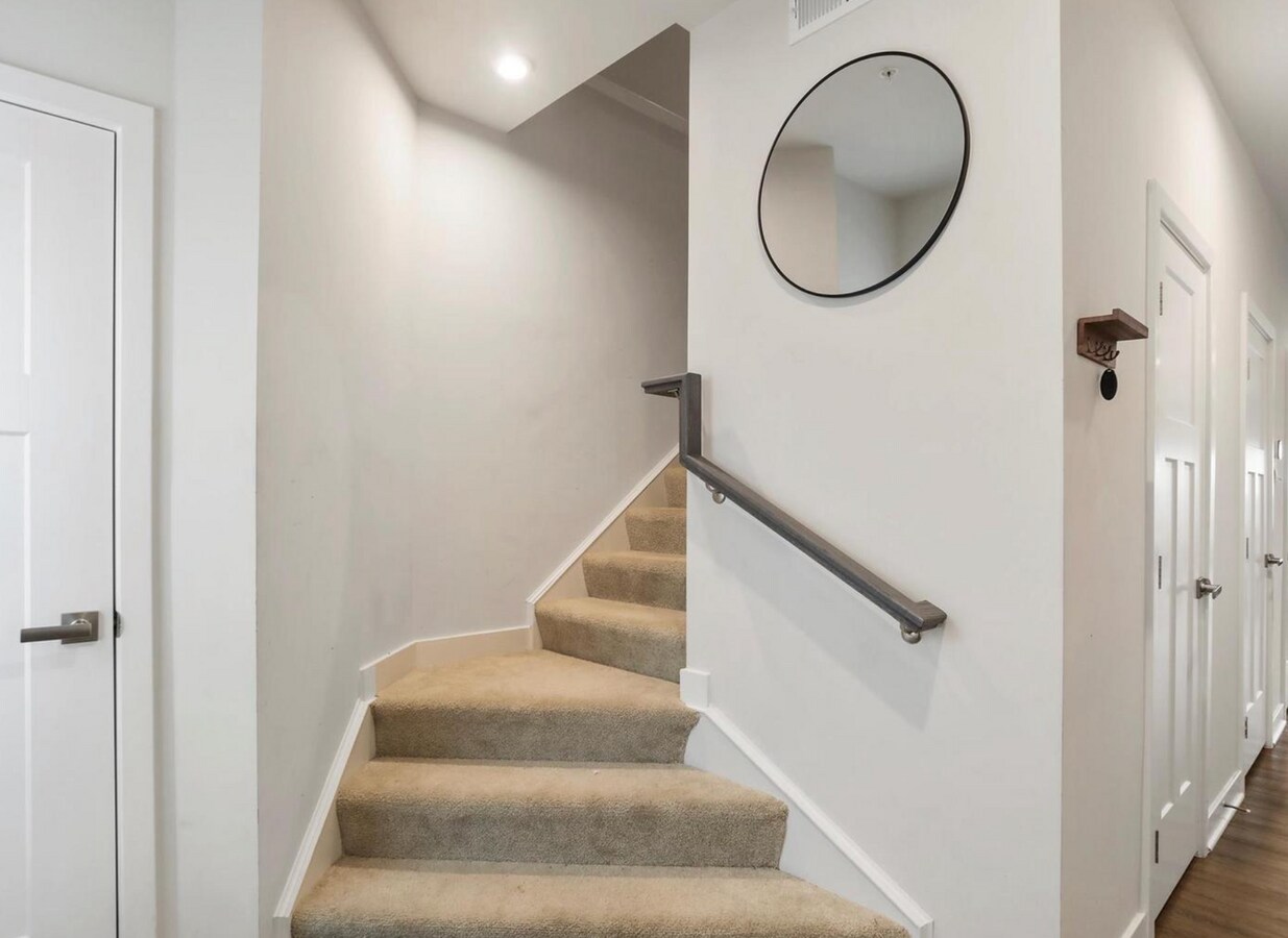 Photo - End unit 3-Bed Townhouse in Rolling Hills