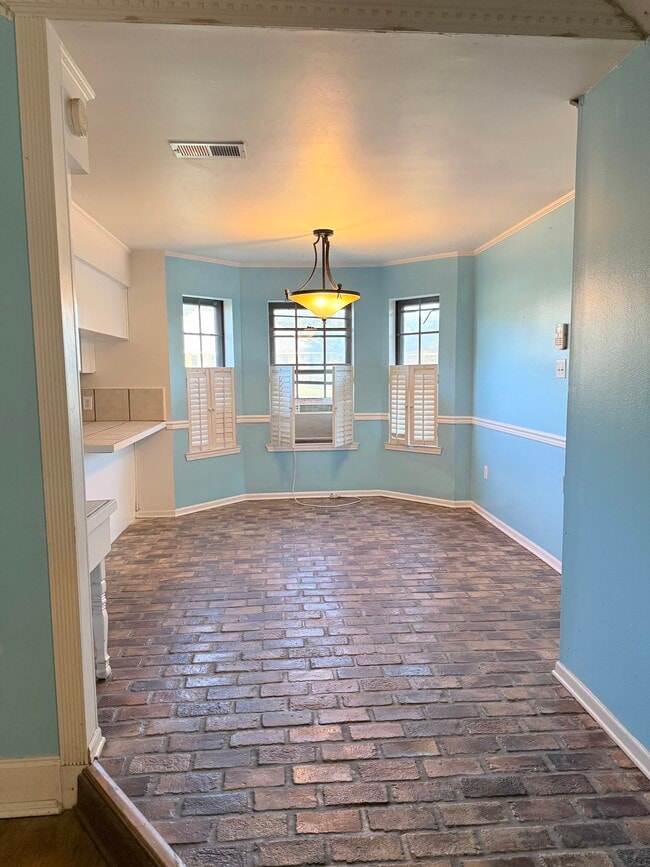 Photo - 2011 Aspenwood Dr