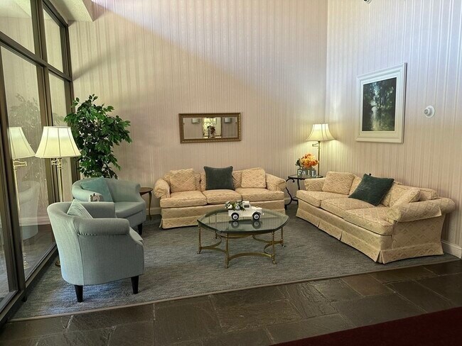 Photo - 2 Summit Dr Unit 21