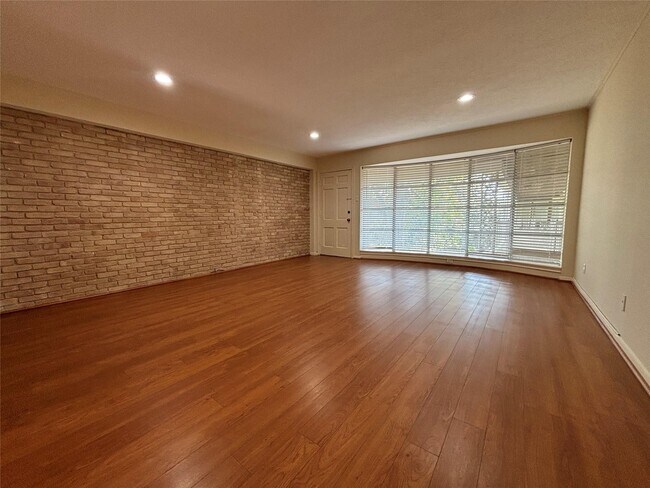 Photo - 2727 Briarhurst Dr Unit 21