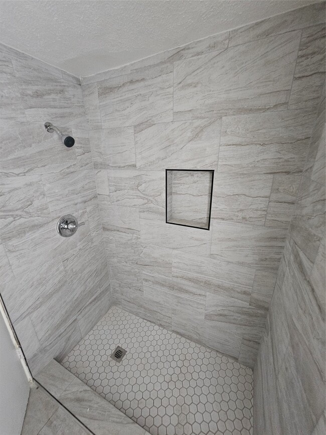 Photo - 6015 Beekman Rd