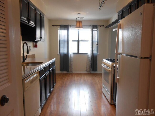 Photo - 512 Sharon Garden Ct