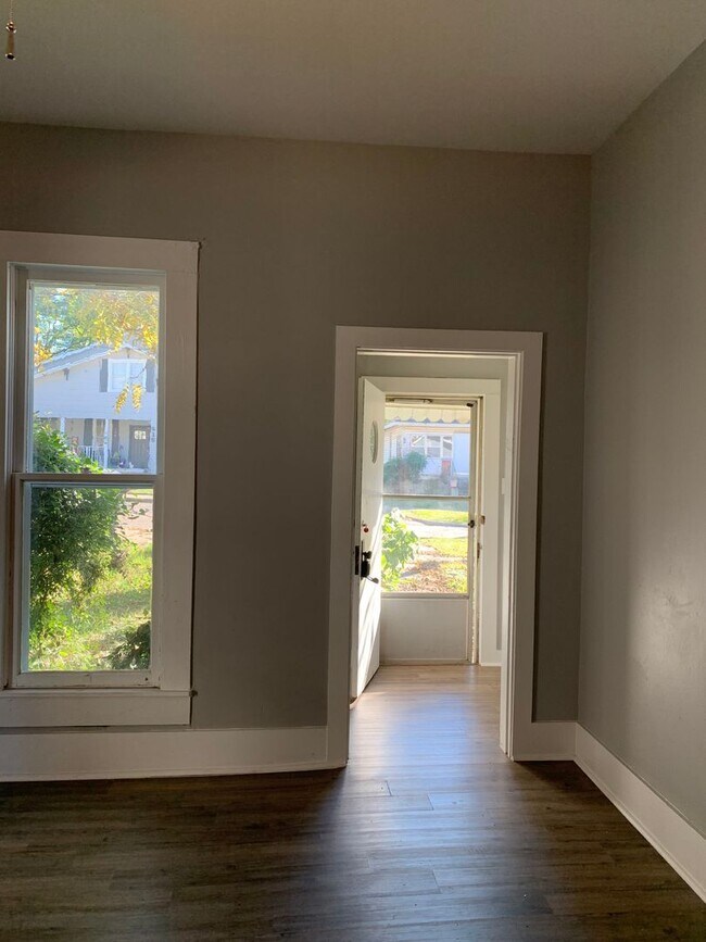 Cottage In Downtown Jonesboro! Rental House Rental in Jonesboro, AR