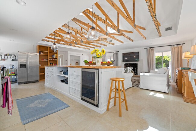 Photo - 425 10th Ave