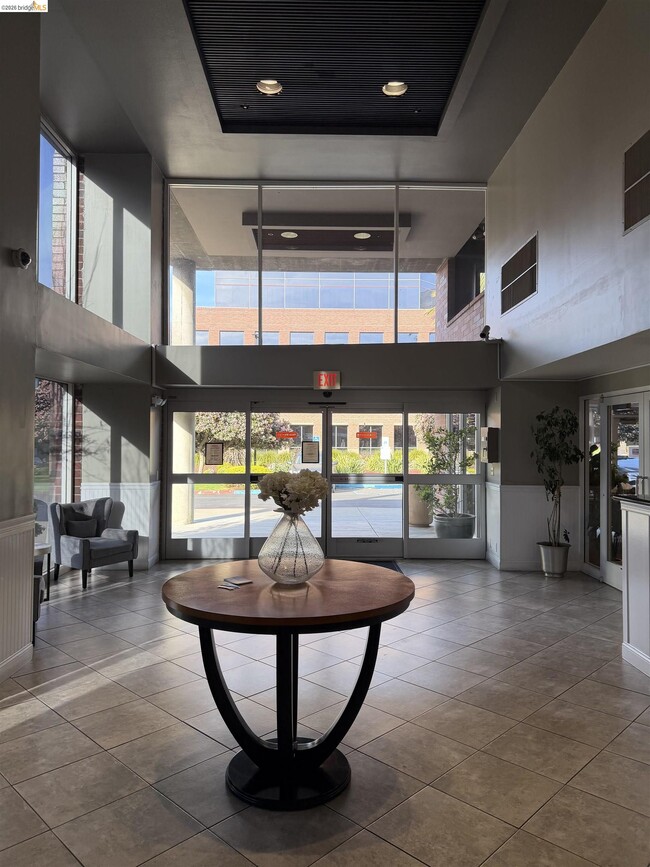 Building Photo - 6400 Christie Ave Unit 4124