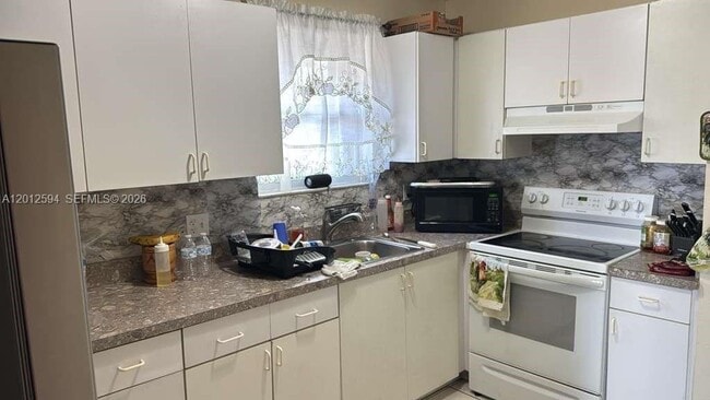 Photo - 455 NW 14th St