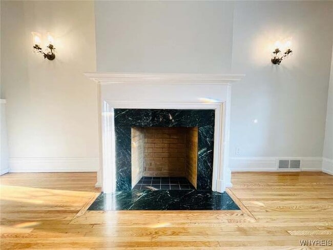 Photo - Sterling Unit Lower