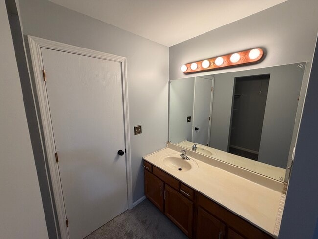 Photo - 743 Sterling Ct Unit A2