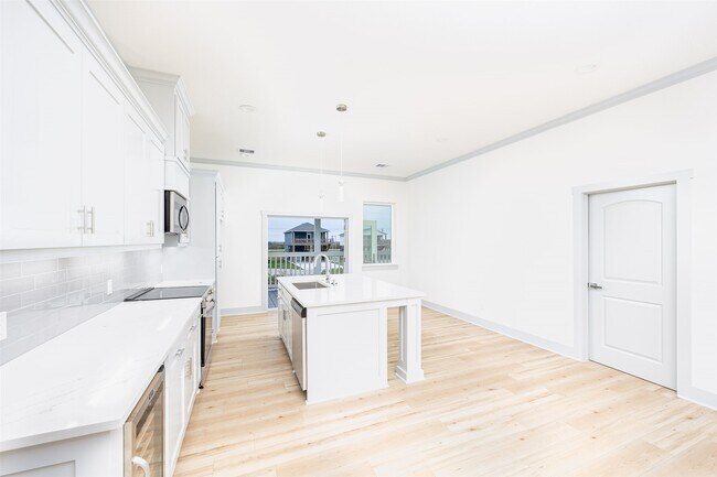 Photo - 3261 Pirates Cove