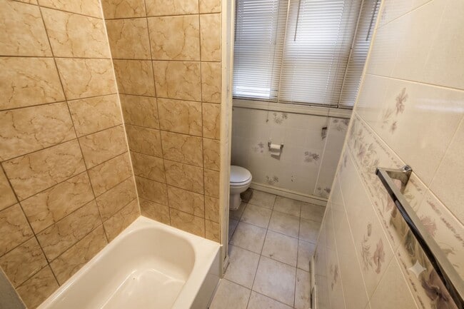 Photo - 7058 Forrest Ave Unit 1F