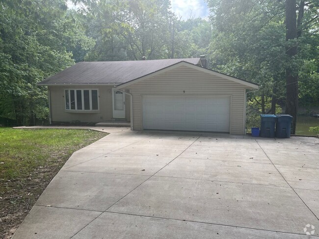 Building Photo - Three bedroom in Glen Carbon Rental