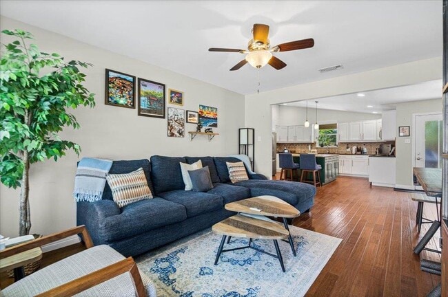 Photo - 8514 Burrell Dr