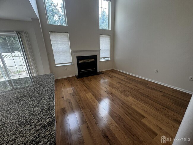 Photo - 102 Wellington Park Dr