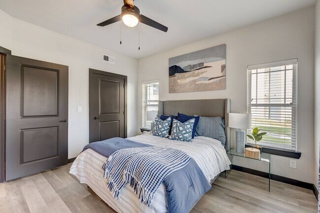 Photo - Bright, Spacious, and Move-In Ready Unit SWFS1