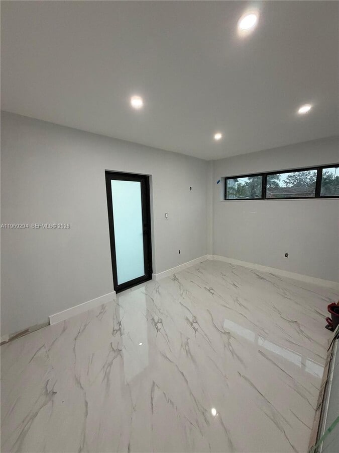 Photo - 1085 NW 191st St