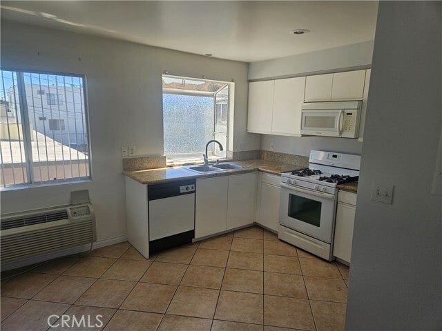 Photo - 14159 Gilmore St Unit 9