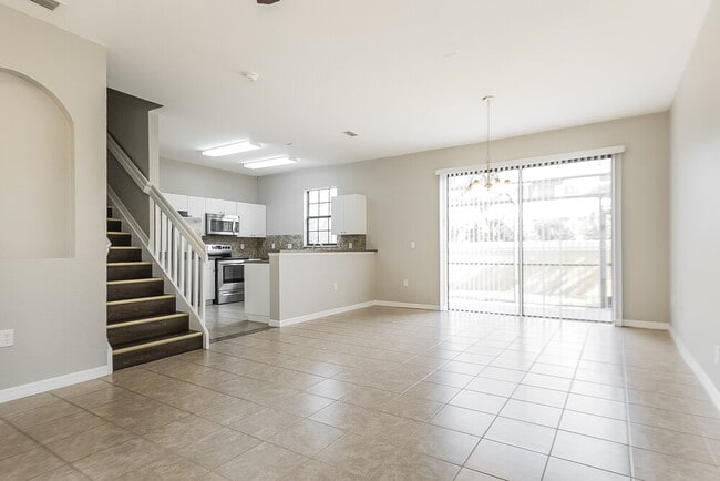 7388 Bristol Cir