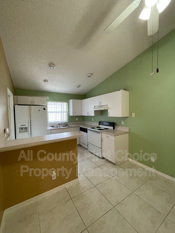 Photo - 3229 23rd St N