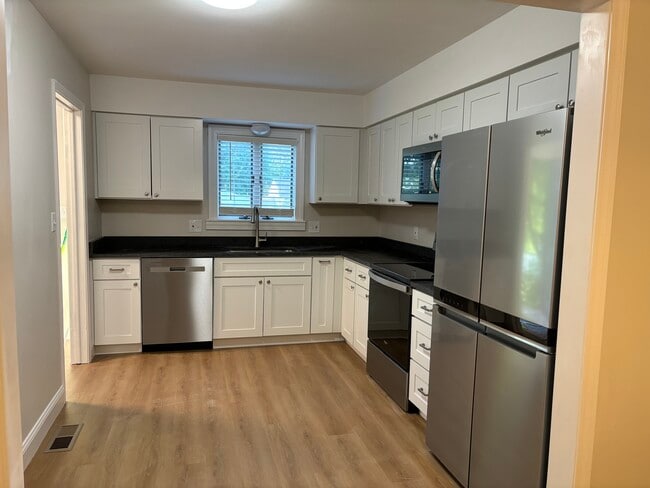 Photo - 2919 Zollinger Rd