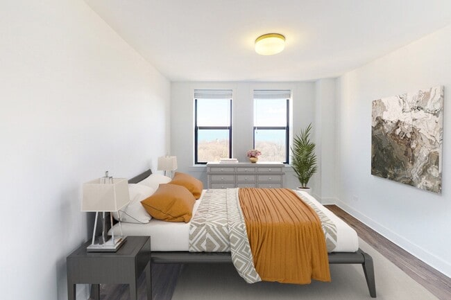 Building Photo - 1044 46th Rd