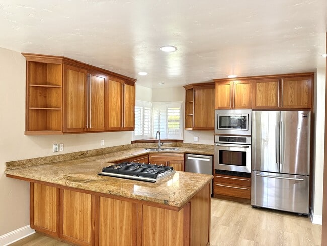 Building Photo - 1261 San Fernando Dr