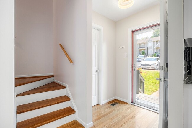 Photo - Charming 2 Bedroom/1 Bath Townhome in Henrico ***Available Early September***