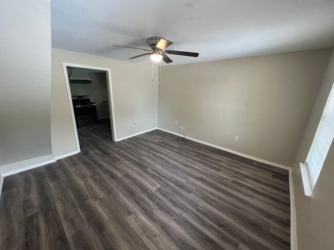 Photo - Single Family Home *LEASING SPECIAL AVAILABLE*