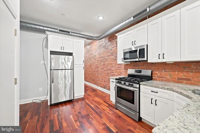 Photo - 3220 W Diamond St