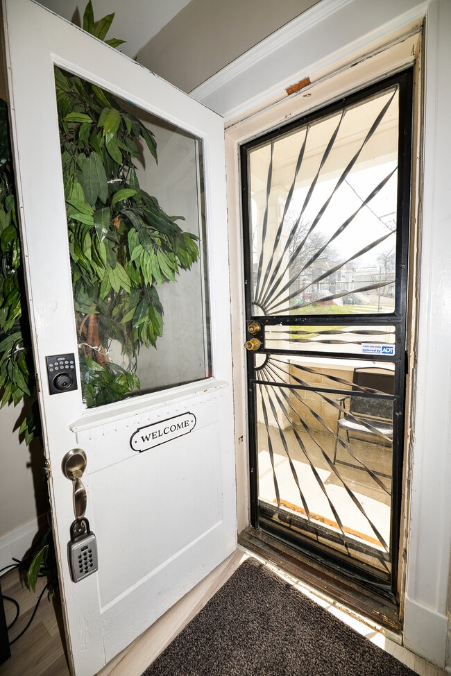 Living room - 2106 Pogue Ave