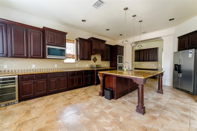 Building Photo - 25411 Springwood Lake Dr Rental