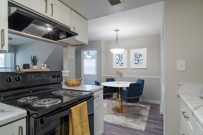 Grove at Stonebrook Apartments and Townhomes