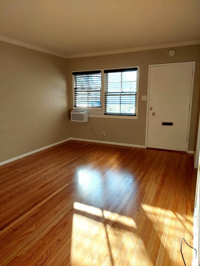 LivingRoom - 404 Naranja Dr Unit 404