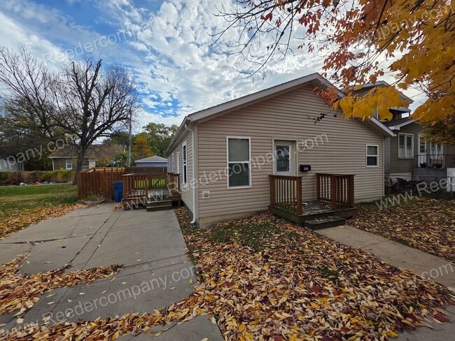 Building Photo - 3 bedroom house