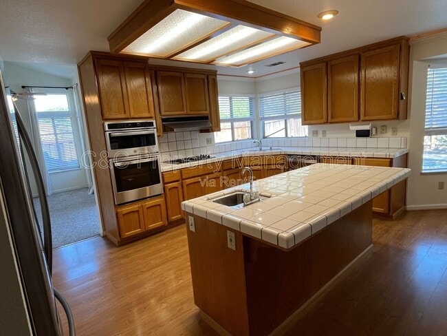 Photo - 440 Gianelli St