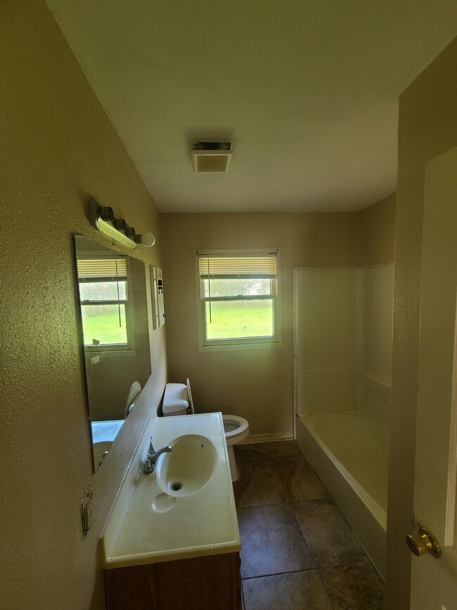 3204 Oaklawn St Rental House Rental in Victoria, TX