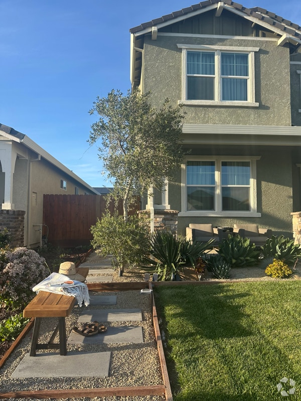 Building Photo - 2477 Freebird Dr Rental