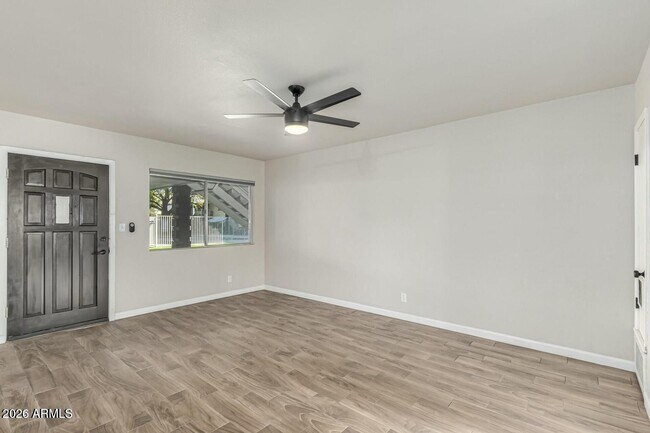 Photo - 721 E Montebello Ave