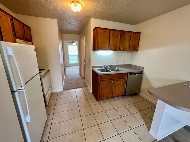 Photo - 1BR 1BA Ground Level Apt., Free Water! - *... Unit C-26