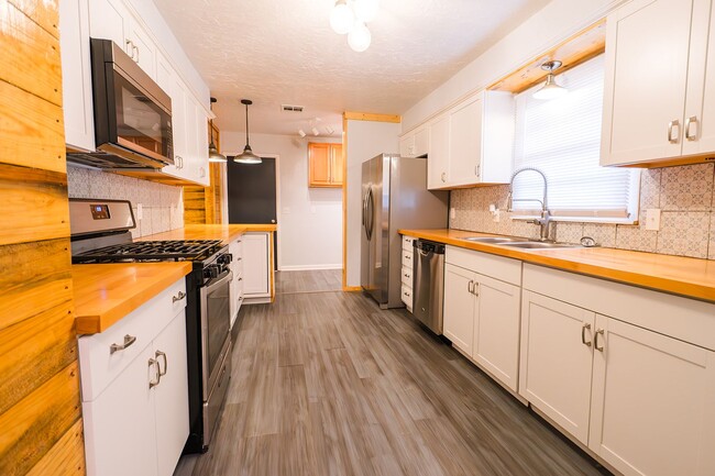 Photo - Beautiful 3-bed, 1-bath Home Available in ...