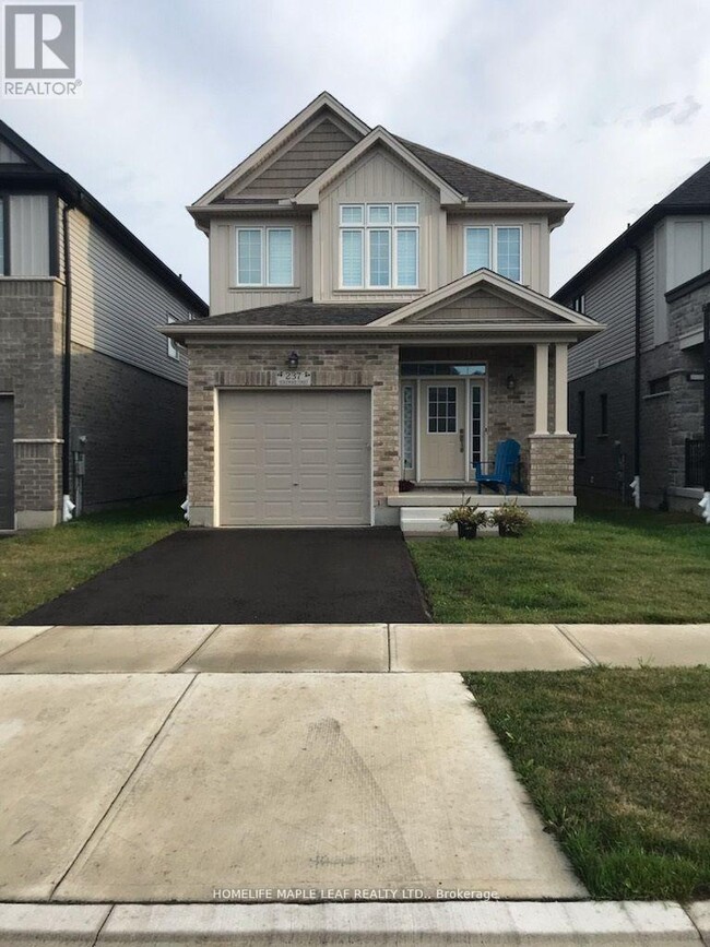 Photo - 237 Sedgewood St