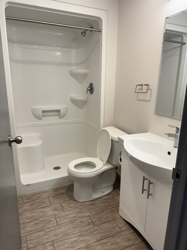 Photo - 258A-258A Sunview St