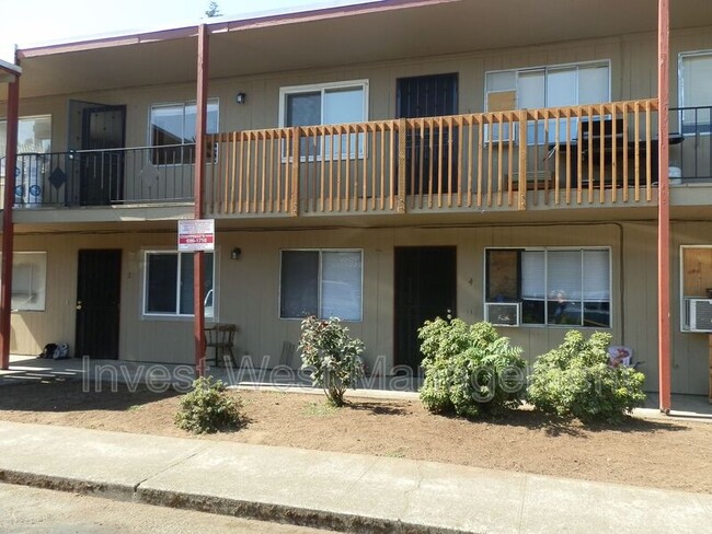 Photo - 1806 E 4th Plain Blvd Unidad #8 Rental