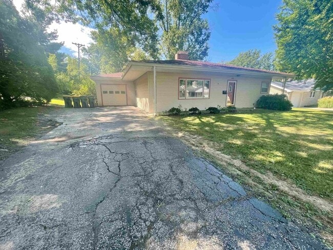 Photo - 1822 E 2nd St