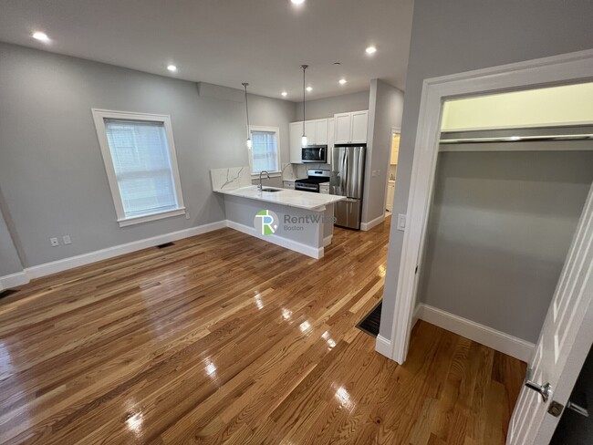 Building Photo - 29 Alpine St Unit 1 Rental