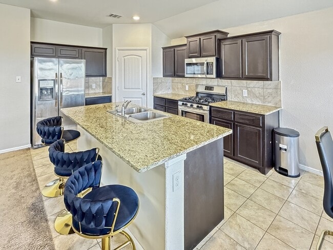 Photo - 845 Watson Wy