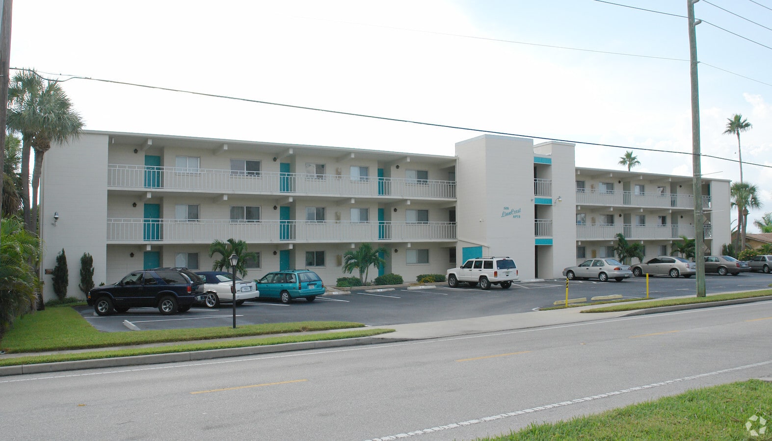 Linn Crest Apartments - Linn Crest Apartments