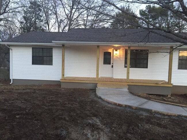 4 Bedroom, 3 Bath Basement Ranch with Coun... - 4 Bedroom, 3 Bath Basement Ranch with Coun... House