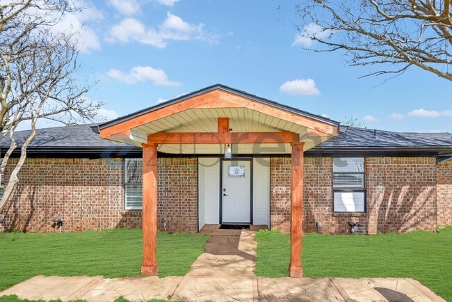 Building Photo - Unit